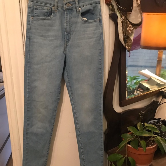 Mile high light blue Levi’s - Picture 3 of 3